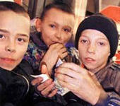 На холоде… Московские уличные дети выживают при рекордно низких температурах.
